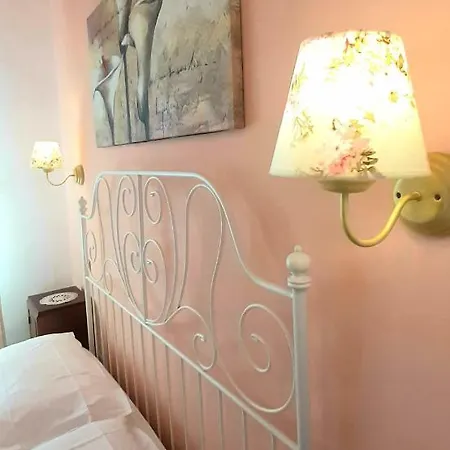 Eugenia לינה וארוחת בוקר 3*