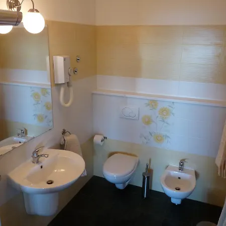 לינה וארוחת בוקר Eugenia