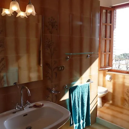 לינה וארוחת בוקר Eugenia