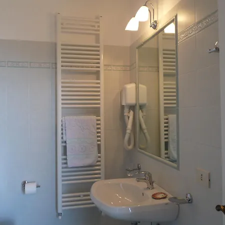 Eugenia לינה וארוחת בוקר